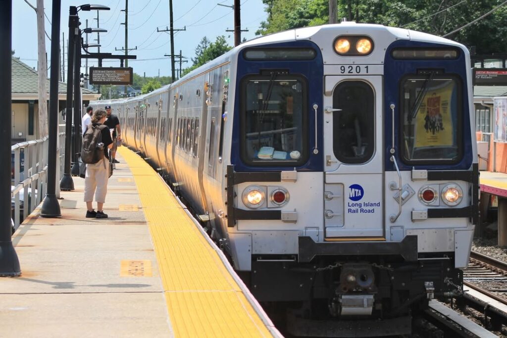 LIRR Island Park Station