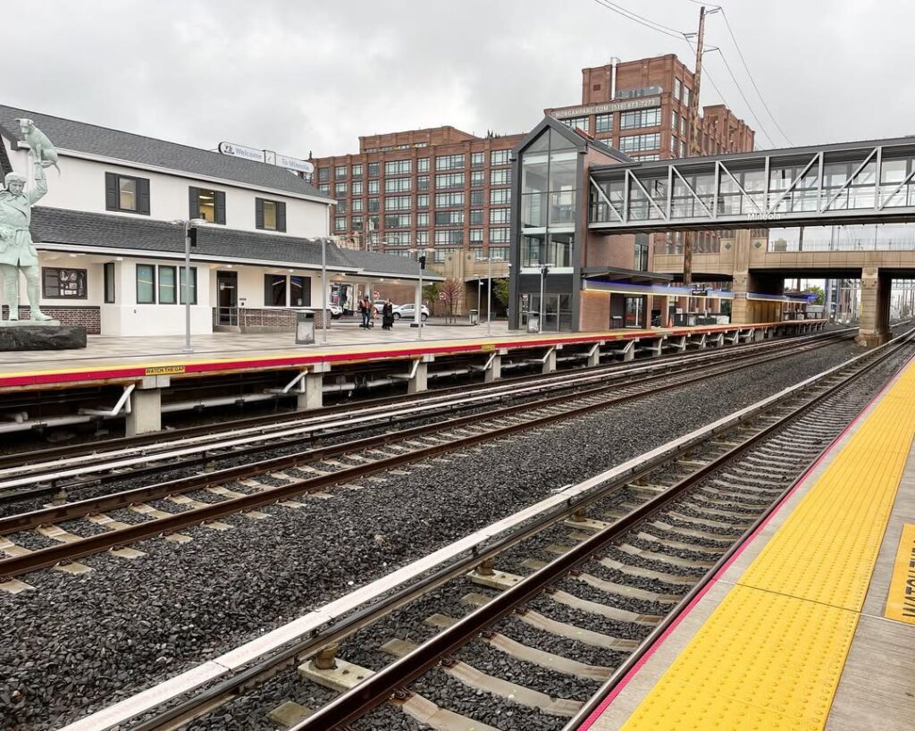 LIRR Mineola Station